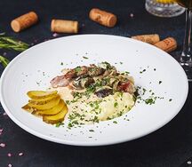 Бефстроганов с картофельным пюре