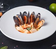 Море чудовищ