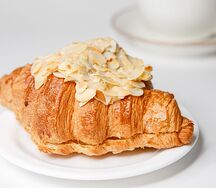 Миндальный круассан