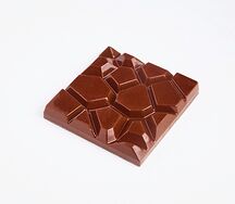 Плитка с карамелью и фундуком