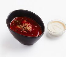 Борщ с рваной говядиной
