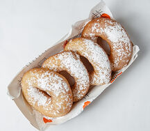 Пышки с сахарной пудрой