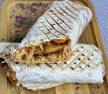 Мега шаурма с курицей в лаваше