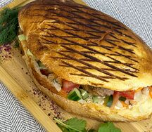 Шаурма из свинины в лепешке