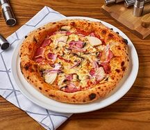 Пицца мясо и перцы