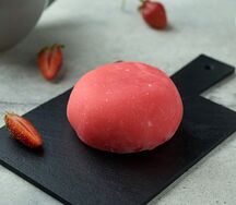 Моти чизкейк с клубникой