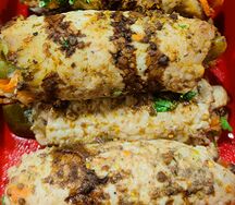 Рулетики из свинины с овощами и маринованным огурчиком