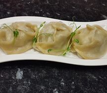 Манты со свининой и говядиной