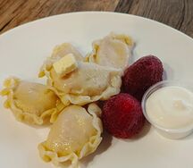 Вареники с клубникой