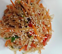 Салат с фунчозой