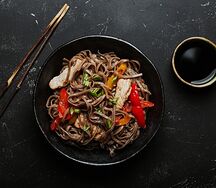 Wok с креветками