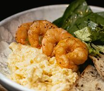 Скрэмбл с креветками