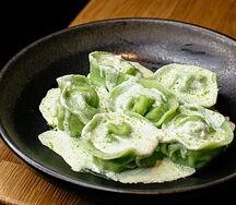 Равиоли с цыпленком в сливочном соусе