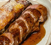 Телячья вырезка с лазаньей из баклажана 