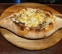 Аджарули с грибами и курицей
