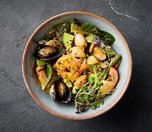 Салат с морепродуктами