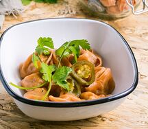 Большие мясные пельмени