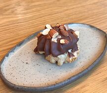 Профитроль карамельный