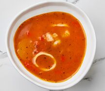 Томатный суп с морепродуктами