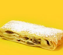 Рулетик с яблоком и корицей