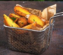 Картофельные дольки в кожуре