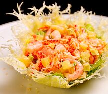 Салат с раковыми шейками