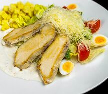 Салат Цезарь с куриной грудкой
