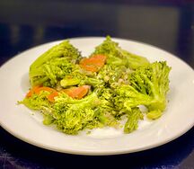 Брокколи с овощами
