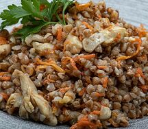 Греча с овощами и куриной грудкой