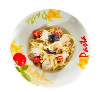 Паста с курицей и грибами