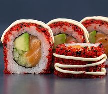 Калифорния с лососем в икре 8 шт