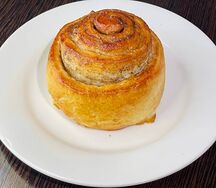 Булочка с корицей
