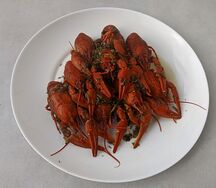 18. Фирменные варёные раки микс отборный
