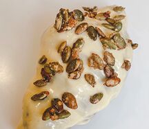Круассан с тыквенными семечками