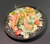 Цезарь с тигровыми креветками