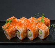 Ролл Калифорния с лососем и креветкой