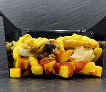Сочный бокс с курицей гриль и соусом барбекю