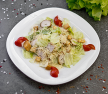 Салат цезарь с курицей
