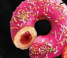 Донат клубничный