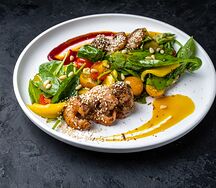 Зеленый с креветками и манго