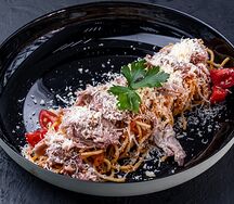 Болоньезе с копченой рваной свининой из смокера 