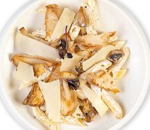 Паста с курицей и грибами в сливочном соусе