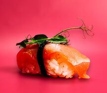 Суши с тунцом