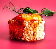 Яркий ананас