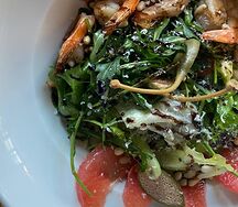 Салат с креветками и грейпфрутом