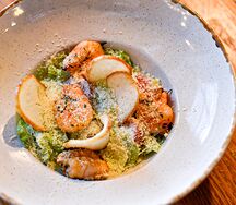 Цезарь с креветками гриль