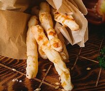 Сырный хворост