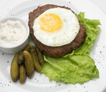 Бифштекс рубленый по-французски