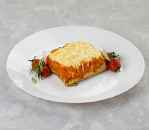 Лосось, запеченный с овощами