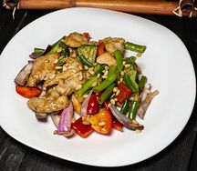 Цыпленок в кисло-сладком соусе